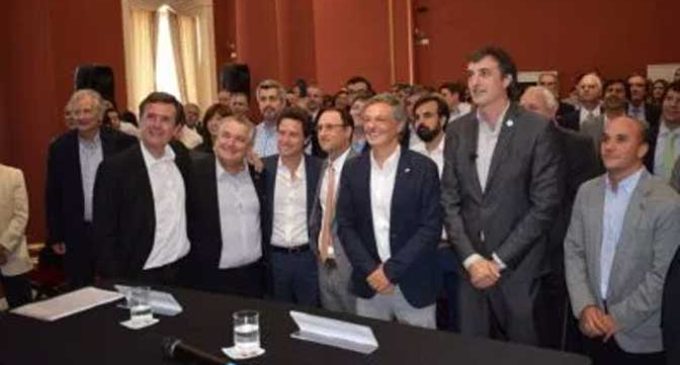 Argentina busca transformar su economía con 111 mil programadores