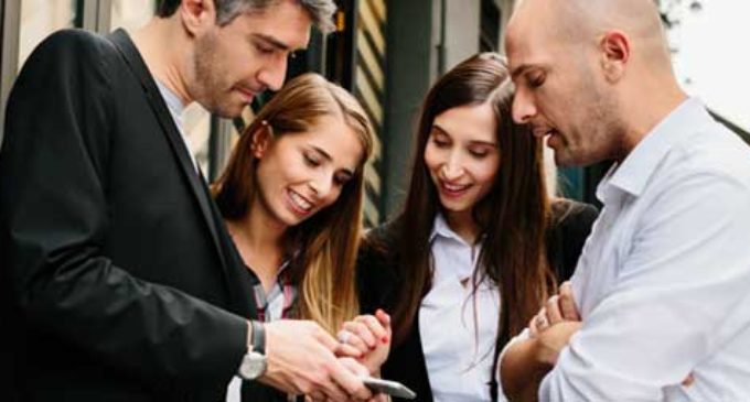 Mantenga a los influencers digitales cerca de su negocio